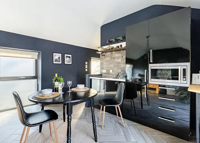 Countryside Bliss Close To Dublin 아파트